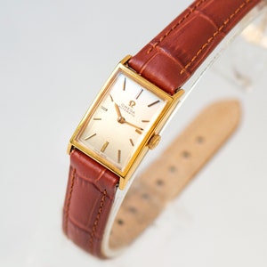 Montre femme OMEGA automatique plaquée or, montre suisse vintage vintage , montre-bracelet tank pour femme cal 660, cadeau bijou délicat, nouveau bracelet en cuir premium image 5