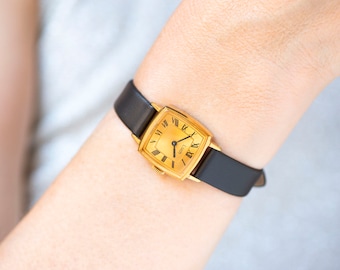 Square women&#39;s watch vintage, classic woman watch Ray, gold plated woman watch, Roman numerals watch minimal, gift new genuine leather strap