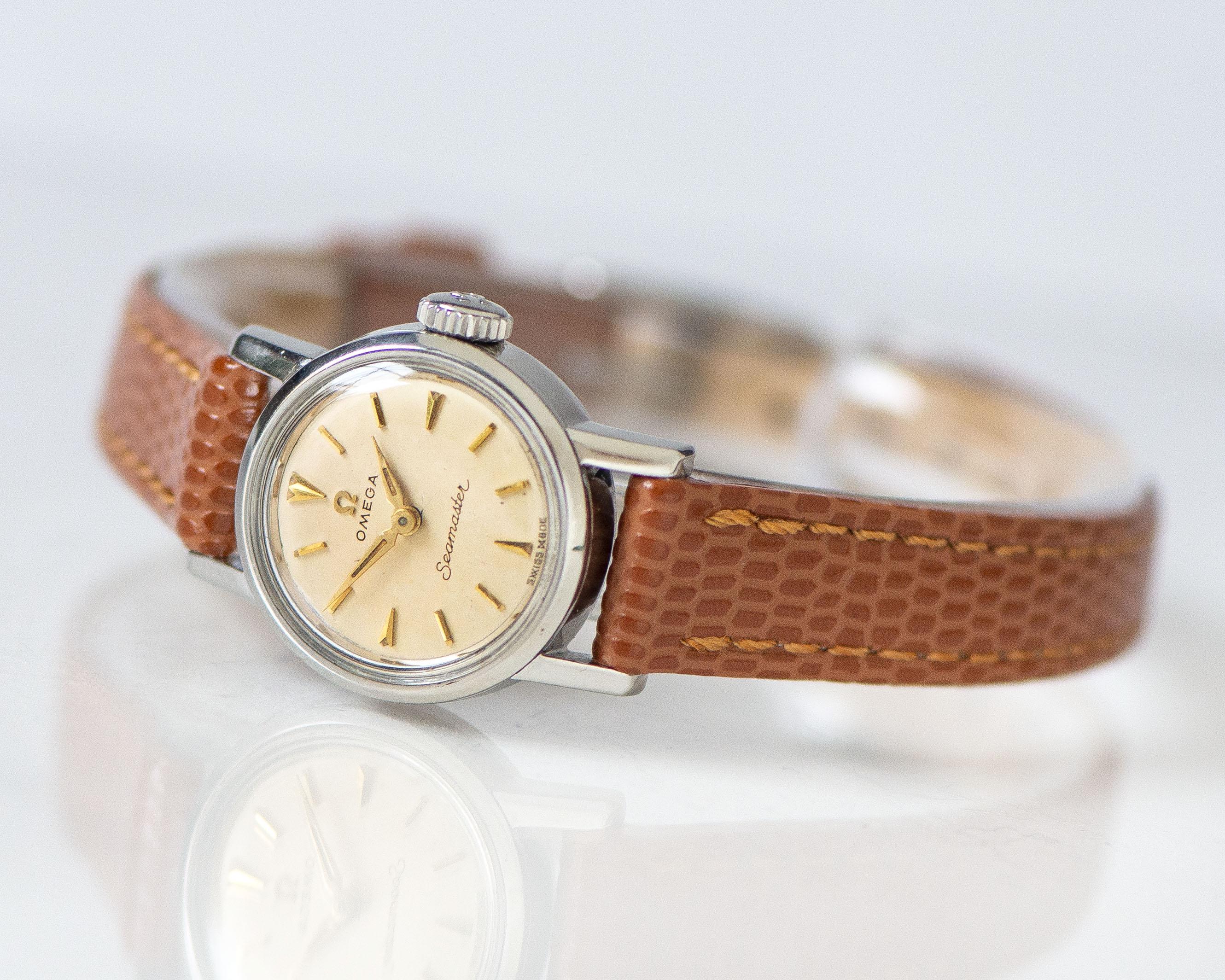 OMEGA Seamaster Women's Watch Tiny Silver Shade Vintage Swiss Ω