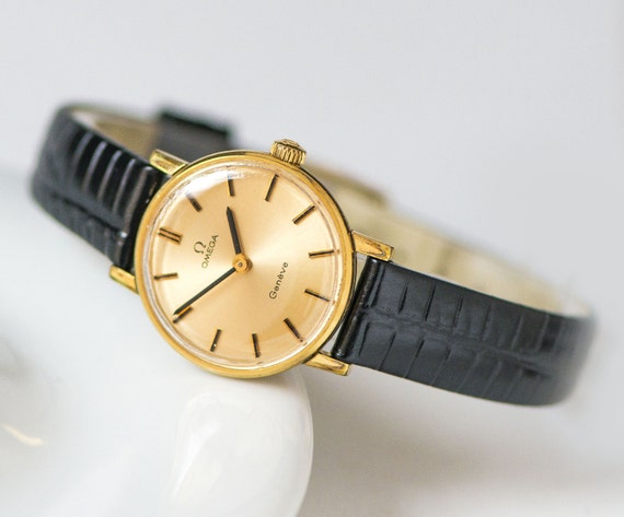 Woman wristwatch Omega Geneve gold 