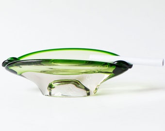 Green hand-blown glass ashtray vintage, transparent ashtray 2 slot cigarette ashtray glass modern, home decor heavy ashtray handmade art