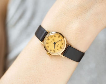 Small women wristwatch Dawn vintage, gold plated lady watch classic yellow dial, round women watch gift jewelry, new genuine leather strap