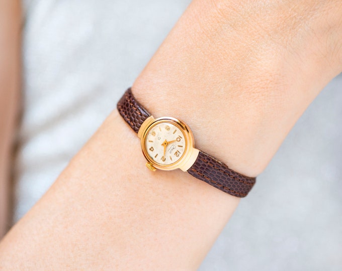 Rare Design Women Watch Vintage Era, Gold Plated Chic Wristwatch for ...