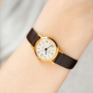 Neue alte Damen Armbanduhr Dawn mit Datumsfenster, Vintage vergoldete Uhr, elegantes Geschenk, klassische Damenarmbanduhr, neues Luxuslederarmband