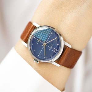 Men&#39;s watch Pobeda Victory navy blue geometric checked dial, vintage unisex watch accessory, tomboy wristwatch blue new genuine leather band