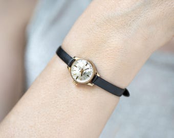 Minimalist women wristwatch gold plated Sekonda, limited edition vintage lady wristwatch accessory gift, new premium leather band