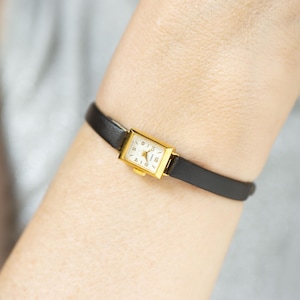 Kleinste Damenuhr Chaika vintage, vergoldete Damenuhr Kal 1200, Limited Edition Damenuhr Armband, neues Premium Lederband