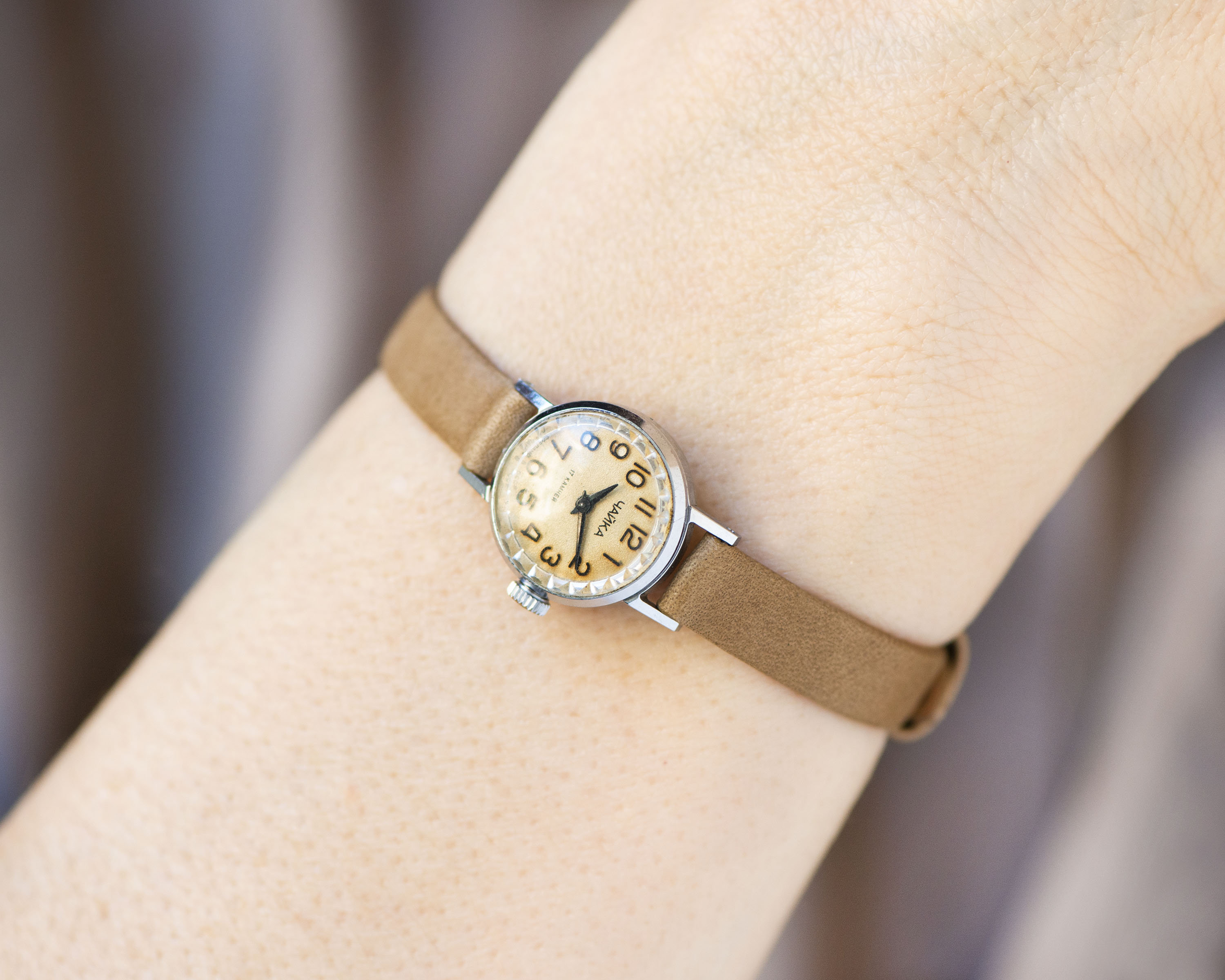 Leder Schlichte Damenuhr Lederarmband Vild Moonphase Elegant