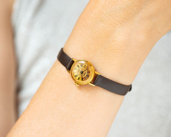 Watches with small dial cheap