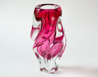 Hand blown vase artistic work swirl glass gift transparent glass oxblood burgundy shades home decor heavy vintage vase
