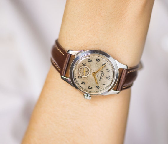 Retro face unisex watch Pobeda, mid century watch