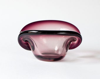 Dark purple hand-blown glass vase, vintage heavy transparent small vase minimalist, sea shell glass vase art for home decor gift maroon vase