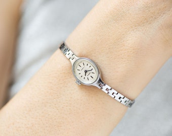 Vintage cocktail watch for women oval Seagull, silver shade wristwatch classic jewelry gift, chic women watch evening watch minimalist