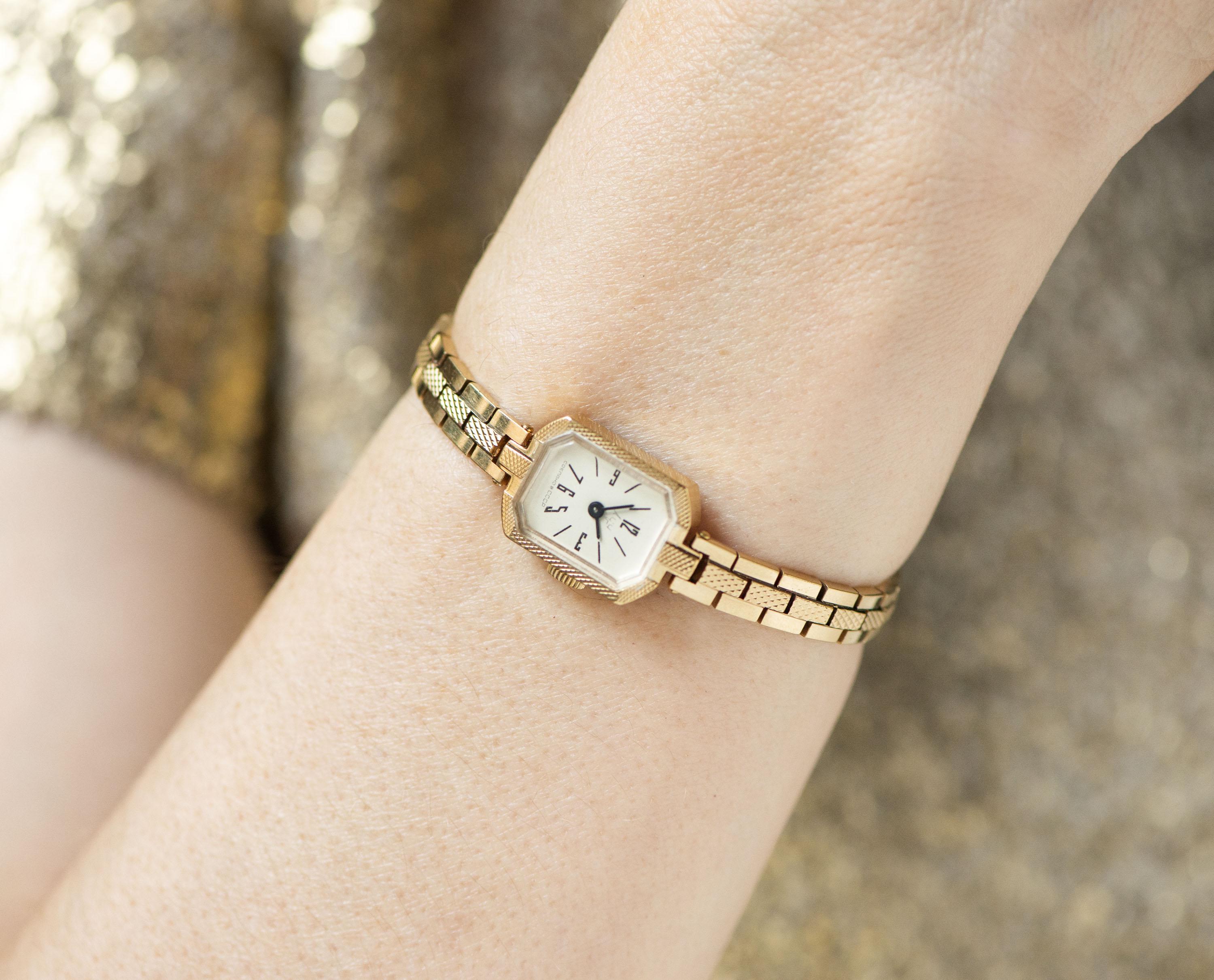 Montre Femme Dorée Vintage Cadran Argent Minimaliste, Bracelet Acier élégant, Montre Quartz Ronde Chic Rétro, Bijou Intemporel Cadeau - France