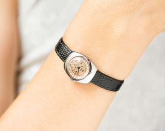 Chic  vintage Silver Women\'s Watch Oval White Vintage Silver Women main image 3