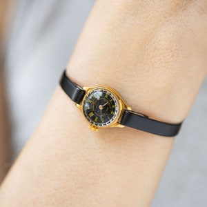 Small red roses women&#39;s watch black dial gold plated Seagull, girl watch vintage classic, delicate lady watch gift, new premium leather band
