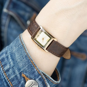 Square women watch gold plated Glory, minimalist watch classic dial tank style retro, mid-size serviced vintage watch, new leather strap