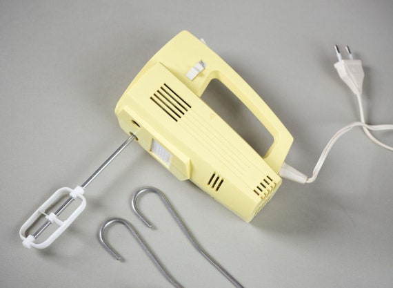 Vintage Electric Mixer Yellow Minimalist Working, Socialist Realism Style  in Kitchen Hand Mixer 1 Speed, Minimalist Mixer 80s Kitchen Supply 