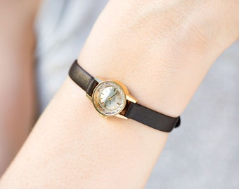 Reloj de mujer OMEGA pequeño reloj suizo vintage chapado en oro Ω, delicado reloj de pulsera para dama cal 483 regalo de joyería de muñeca, nueva correa de cuero de primera calidad