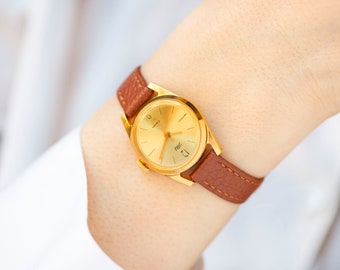 Unused gilded women watch Dawn vintage, minimalist women watch classic vintage gift, Arabic numerals watch women, new genuine leather strap