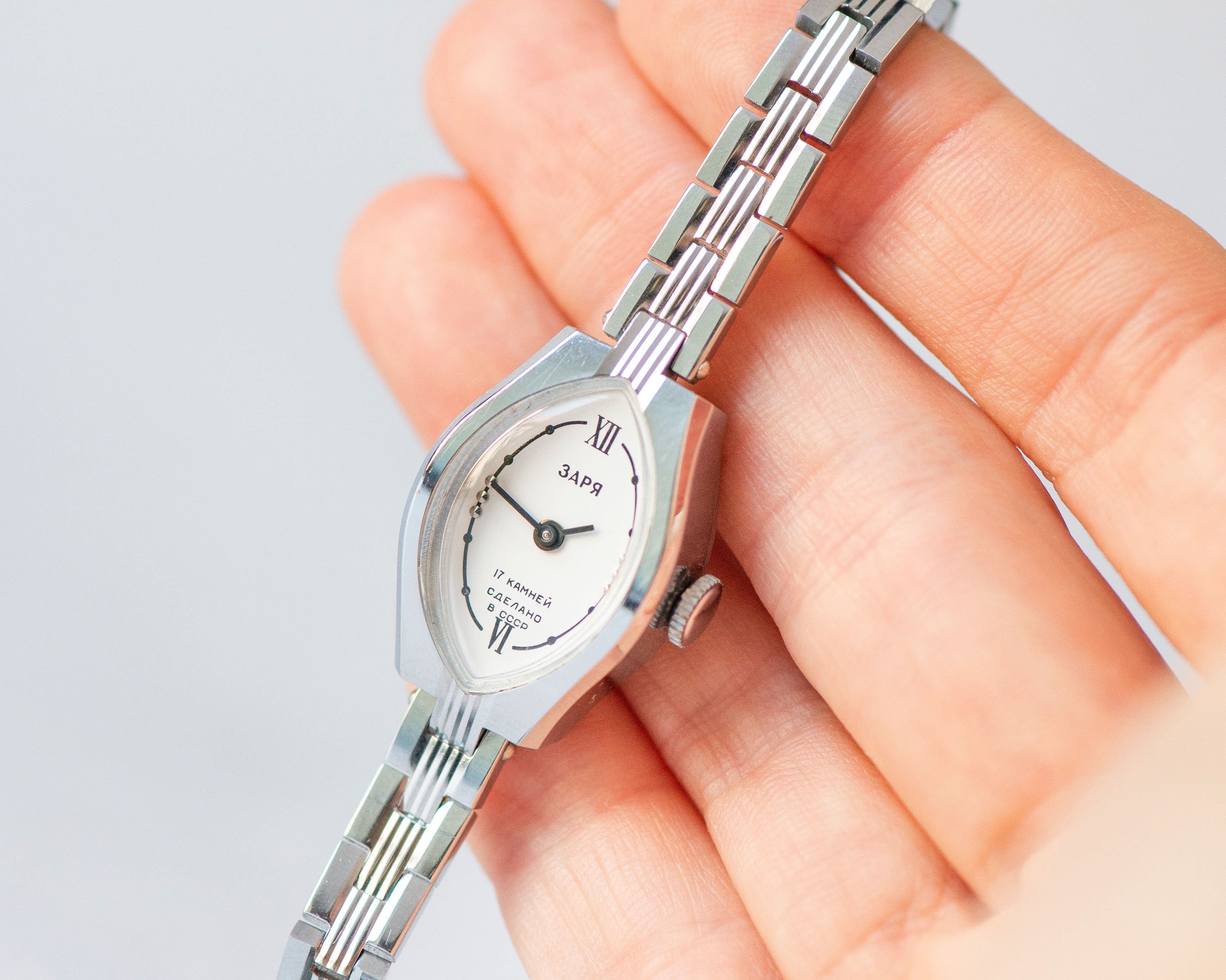 Classic Silver Women\'s Bracelet Watch - Unbranded Silver Vintage Women Watch with Pearl Bracelet Band Women main image 4