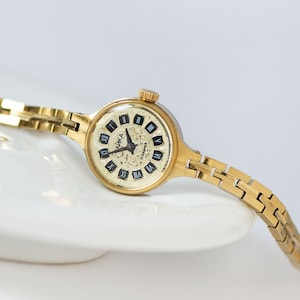Vintage women&#39;s cocktail wristwatch floral folk pattern, Roman numerals lady watch Seagull, gold shade women wristwatch tiny jewelry gift