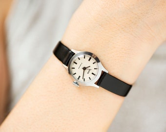 Montre Dawn pour femme neuve, minimaliste, couleur argentée, cadeau vintage pour femme, montre classique pour fille, nouveau bracelet en cuir véritable