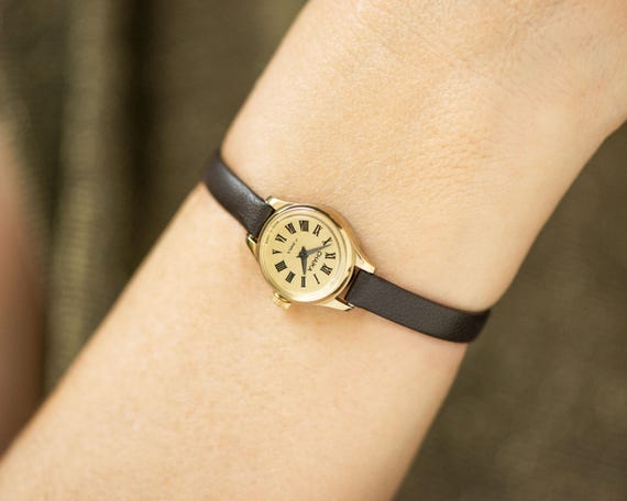 Montre Bracelet Vintage Femme - Cadran Argenté/doré, Bracelet Tissu - Occasion Très Bon état
