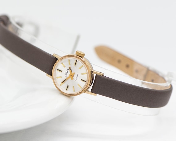 CLISPEED Orologio Da Donna Leggero Con Cinturino In Similpelle - Design A Botte, Movimento Al Quarzo - Regalo Per Amiche - 5