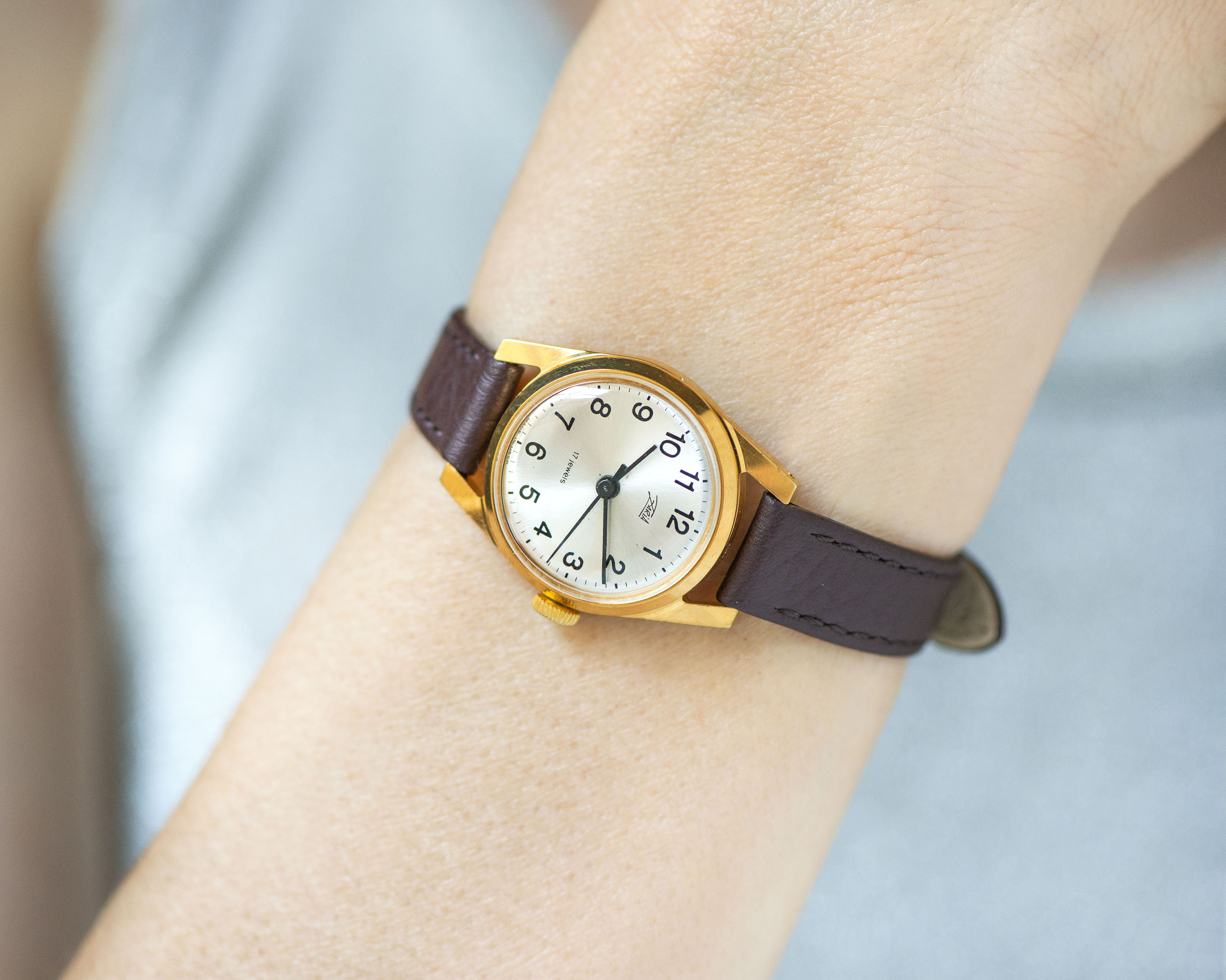Classic watch for women vintage Dawn, gold plated lady