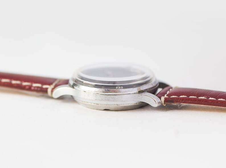 Montre Vintage Unisexe - Boîtier Bleu 42mm - Fonctionne Avec Pile Neuve - Occasion En Bon état