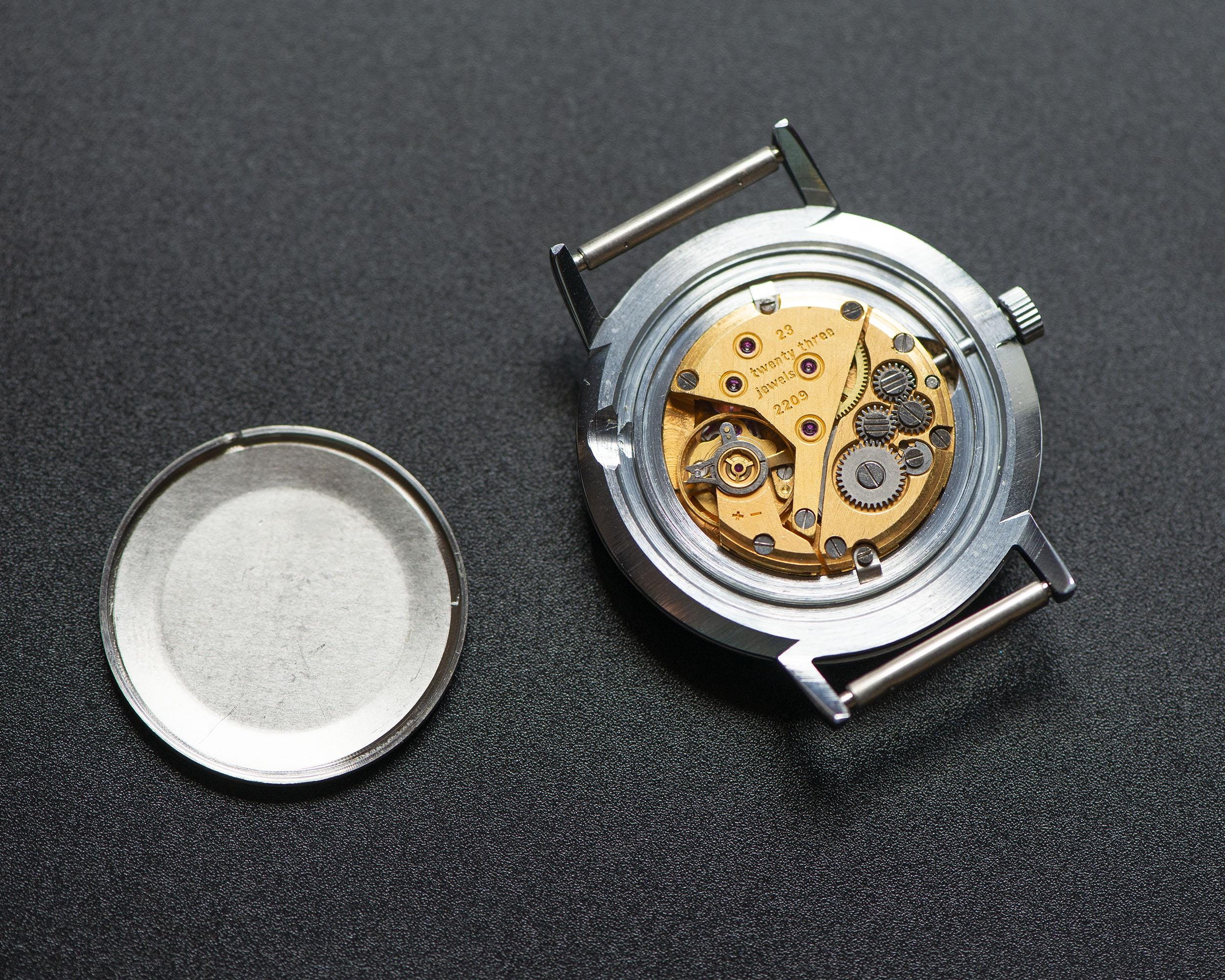 Lancardo Orologio da Polso Uomo Donna al Quarzo con Cinturino in Lega Quadrante Numeri Romani Decorativo a Strass Stile Semplice ed Elegante alla Moda Colore Oro ed Argento Regalo Perfetto