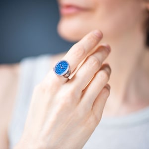 Navy blue women&#39;s watch ring Seagull, silver shade oval watch on finger vintage jewelry gift her, 90s lady timepiece rare dial watch jewelry