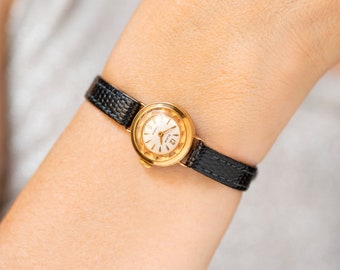 Reloj de mujer clásico Glory vintage, reloj de mujer chapado en oro pequeño, joyería de regalo de reloj de mujer inspirado en el arte pop estadounidense, nueva banda de cuero premium