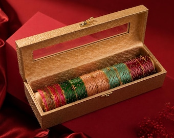 Conjunto de brazaletes cachemires personalizados con 72 brazaletes de cristal indio en una caja con nombre personalizado. Regalo perfecto para la novia, el ajuar de boda o cualquier ocasión festiva.
