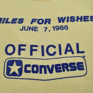 Vintage 80&#39;s 1986 Official CONVERSE Miles For Wishes Marathon Yellow T-shirt