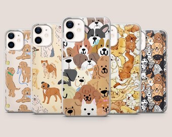 Puede incluir: Cinco fundas transparentes para smartphone dispuestas en fila, cada una con un patrón distinto de razas de perros ilustradas. Los diseños incluyen varias figuras caninas en diferentes poses, colores y tamaños, cubriendo toda la parte trasera.