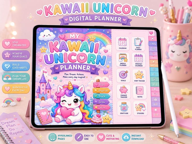 Pu&ograve; includere: Un tablet digitale che mostra un'interfaccia di pianificazione My Kawaii Unicorn con un tema arcobaleno pastello. Lo schermo presenta un unicorno dei cartoni animati, un castello e varie icone per calendario, pianificatore e tracker.
