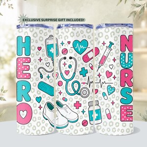Sjuksköterskemössa i PNG-format – Sjuksköterskehjältedesign – Medicinskt leopardmönster – Stetoskophjärta – Sömlös 20oz smal sublimering – Digital nedladdning