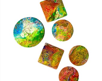 Juego de 6 imanes de nevera abstractos de madera hechos a mano - imanes artesanales sobre madera contrachapada con técnica de vertido acrílico - decoración original para el hogar