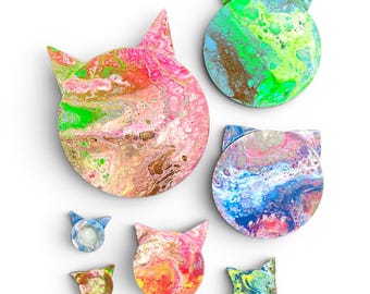 Aimant bois chat abstrait - Kit 7 aimants artisanaux sur contreplaqué à l'acrylique pouring - magnets en forme de tête de chat fait main