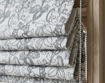 アイボリーグレーの刺繍入り花柄リネンローマンシェード、カスタムコード式ローマンブラインド、ボタニカルウィンドウシェード、内外取り付け