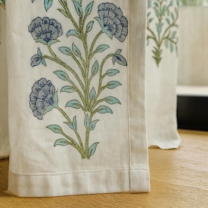 Blockmönstergardiner: Ekologisk bomull blommig blågrå salvia (anpassade storlekar)