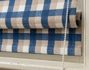 Cortinas romanas de lino a cuadros personalizadas, cortinas estilo granja en beige azulado (opacas y con filtro de luz)