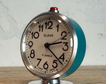Restaurierter Vintage-Wecker von Slava, türkisblaue sowjetische mechanische Tischuhr mit 11 Steinen, Retro-Tischuhr im Space-Age-Stil der Mitte des 20. Jahrhunderts, funktionsfähig, UdSSR