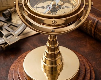 Bussola cardanica vintage in ottone – Oggetto da collezione in stile antico da esporre sulla scrivania.