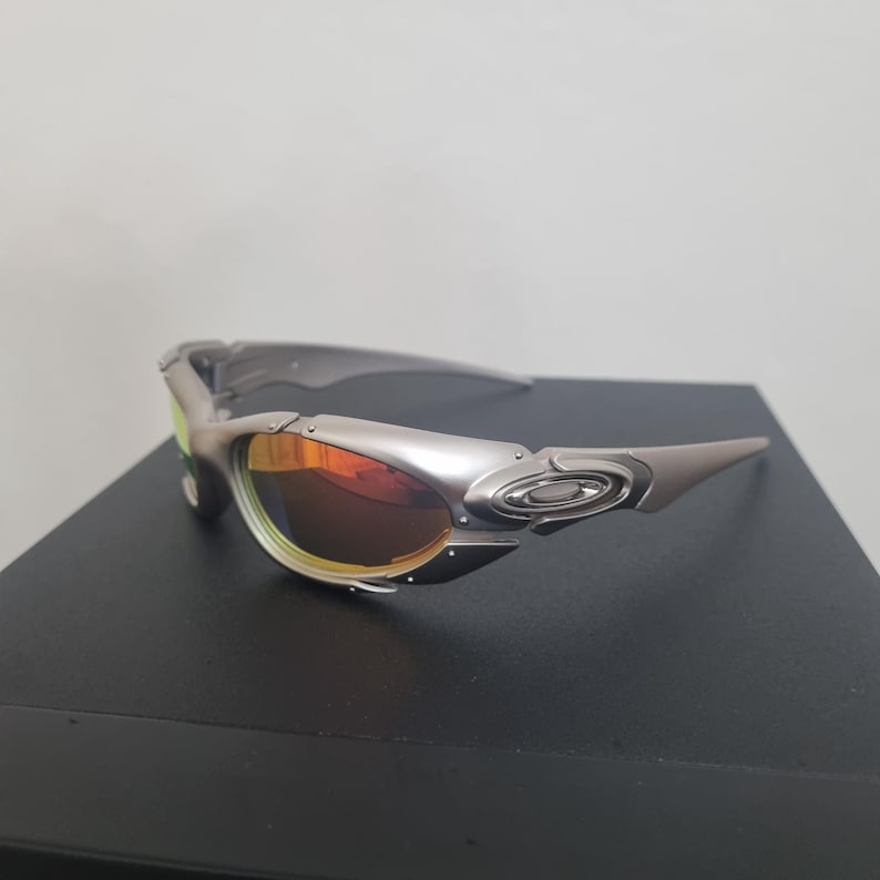 Plate X Silver Metal Polarized Wraparound Sunglasses Y2K Cyber Sports Shades 90s Vintage Style Mirrored Festival Glasses image 2