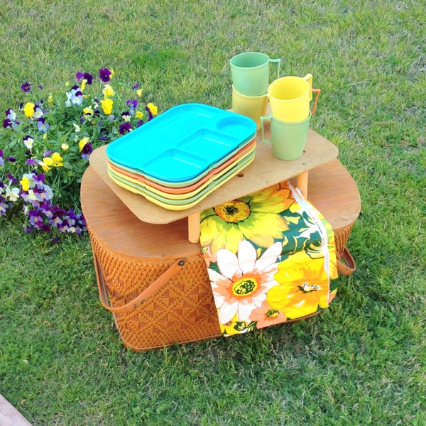 REDMON Picnic Basket Set - Peru, Indiana - Includes Original Picnic Set & Table - Wonderful Mid Century