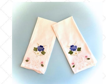 Vintage Blue Floral  Fingertip Towels - Set of 2 Guest Towels - Vintage Bath Decor