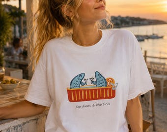 Koszulka z sardynkami i martini | Ilustracja retro koktajlu rybnego